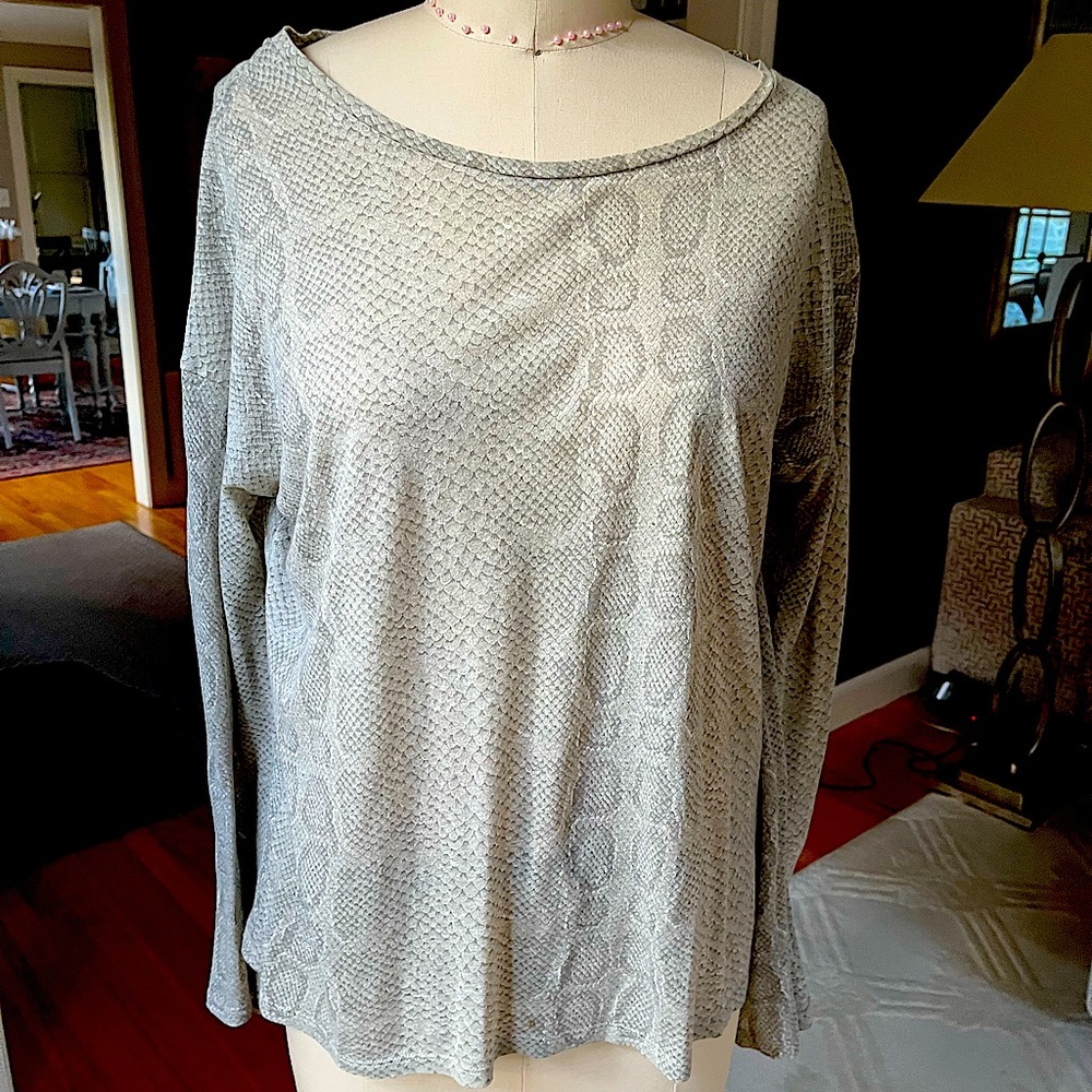 Majestic filatures long sleeve, crew neck,  snake print, slub jersey
